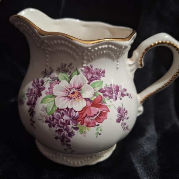 Beautiful Vintage Hal-Mar Signed Pitcher~Intricate Designs~Creamer~Floral Vase - Picture 8 of 15